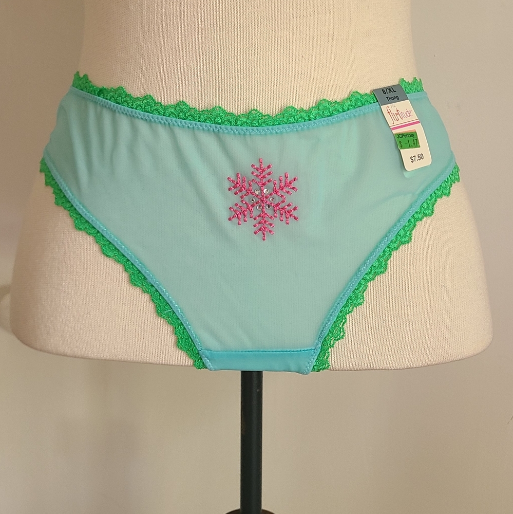 NWT VTG Y2K Flirtitude Thong Panty Size XL 8 Mesh Sheer Embroidered Bling Rare🩵